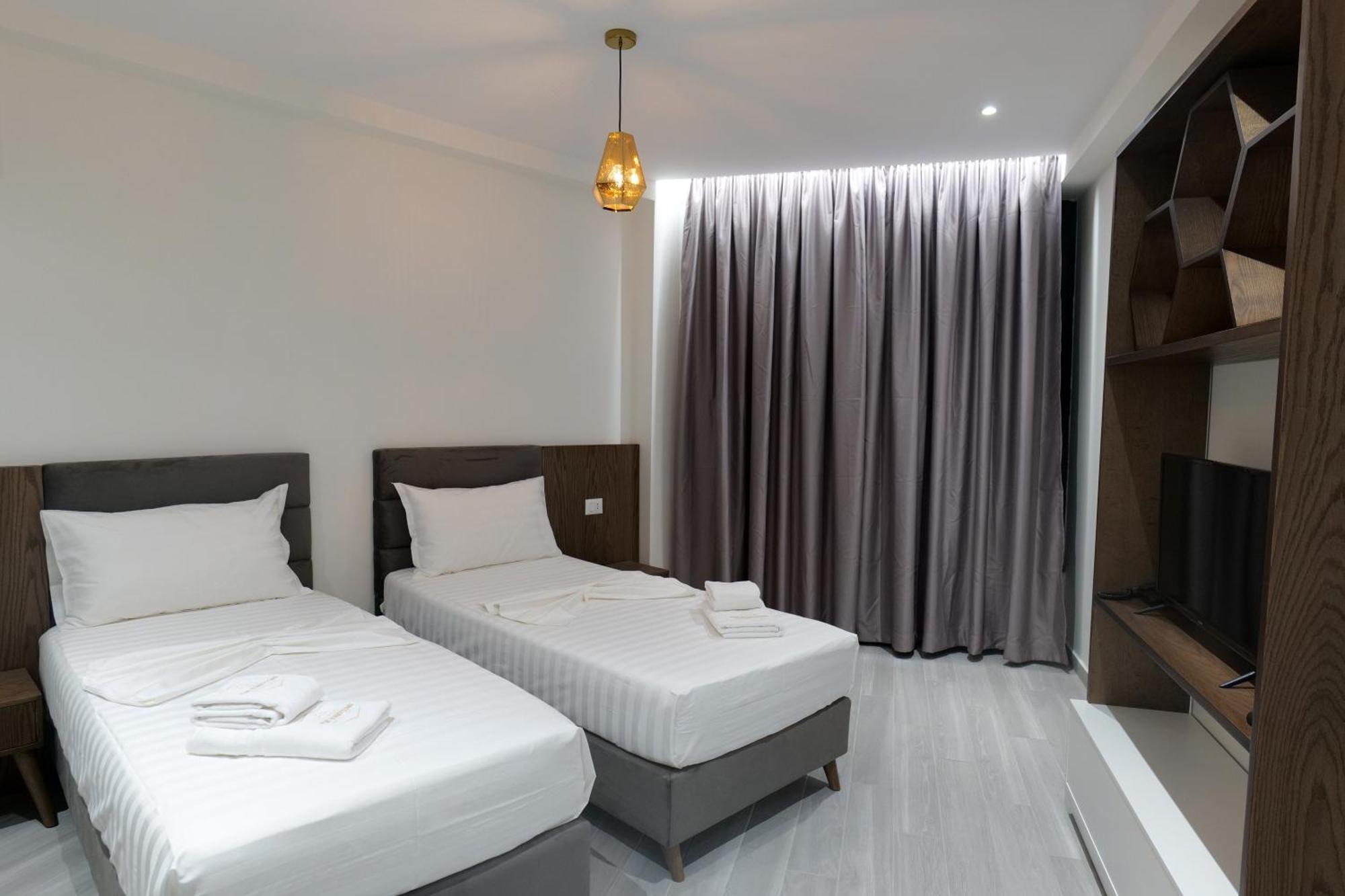 The Honeycomb Boutique Hotel Golem  Eksteriør billede