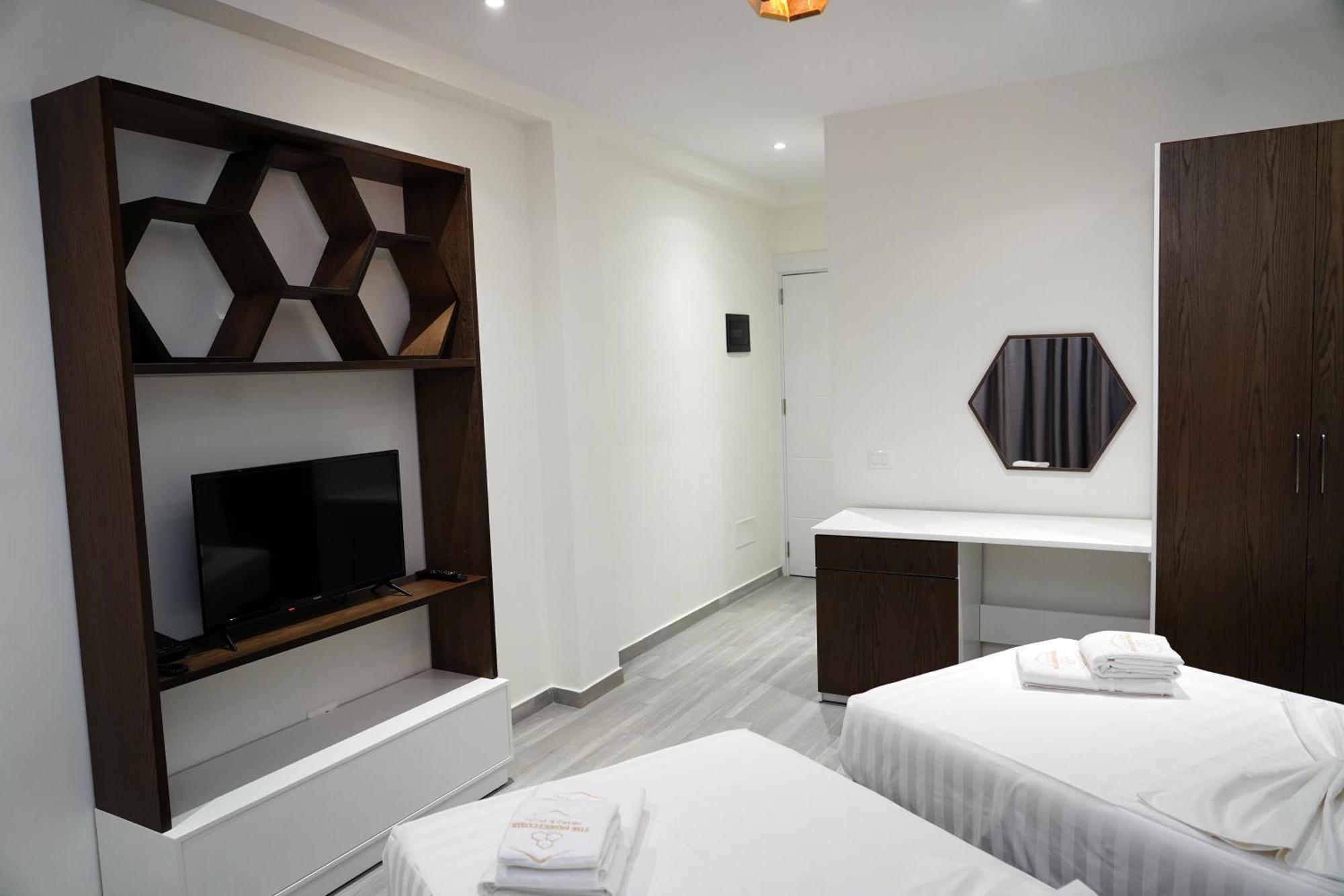 The Honeycomb Boutique Hotel Golem  Eksteriør billede